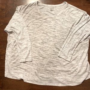 Gray and white sweater ☀️